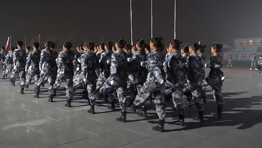 孙颖莎发球失误没忍住笑场,2025年新澳门管家婆三肖三码,经济性执行方案剖析_工具版V2.91
